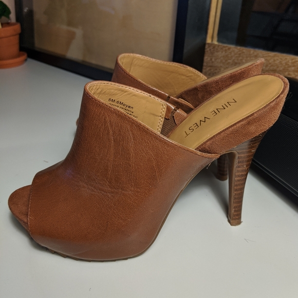 Nine West Razonia Leather Peep Toe Mule Pumps - Picture 2 of 7